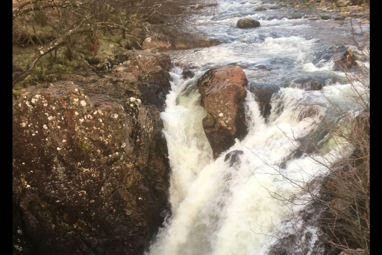 Situated At The Heart Of Fort William Exterior foto